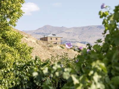 Kleines Weinbar Dorf aus der Ferne