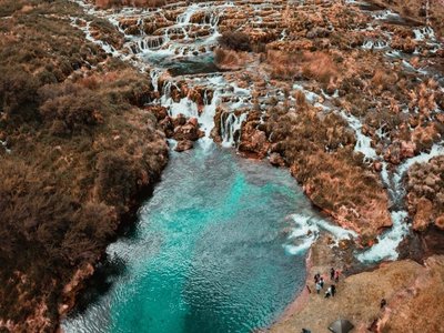 Unbekanntes Peru: Blaues Wasser in Nor Yauyos Cocha, Südamerika