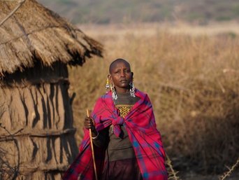 Porträt eines Massai in Tansania.