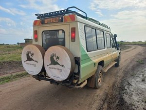 Safari Jeep von travel-to-nature East Africa in Uganda