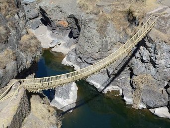 Peru Die letzte Hängebrücke der Inka