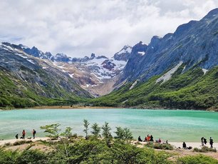 Patagonien Laguna Esmeralda Ushuaia Blick auf die türkisblaue Laguna Esmeralda, bei Ushuaia