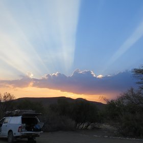 Sonnenuntergang in Namibia beim Camping