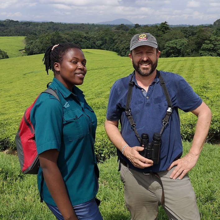Rainer und Franklene besprechen neues Artenschutzprojekt in Uganda