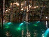 Mit Wasser gefüllte Höhle in Mexiko