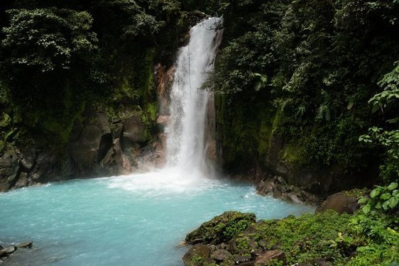 Costa Rica turkisblauer Wasserfall