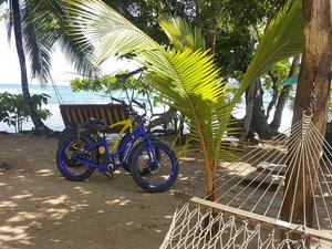 Fatbike am Strand von Bocas del Toro