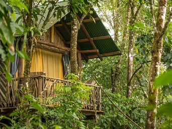 Costa Rica La Tigra Regenwald Lodge Zimmer von aussen