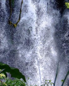 Wasserfall im Regenwald