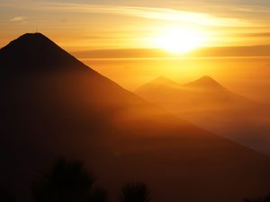 Sonnenaufgang vom Vulkan Acatenango aus